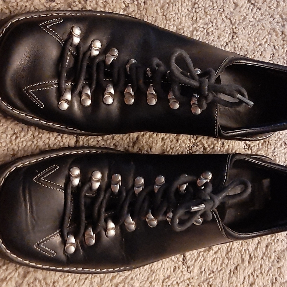 Donald Pliner shoes 9.5